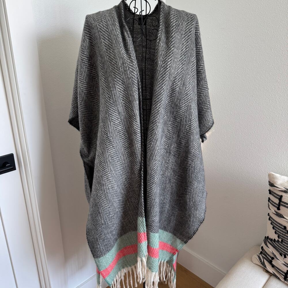 Gray Herringbone Print Soft Knit Shawl Tunic Poncho Fringe Wrap